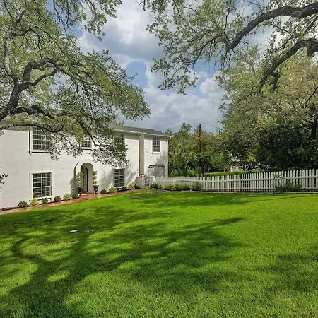 Chateau Lake Austin